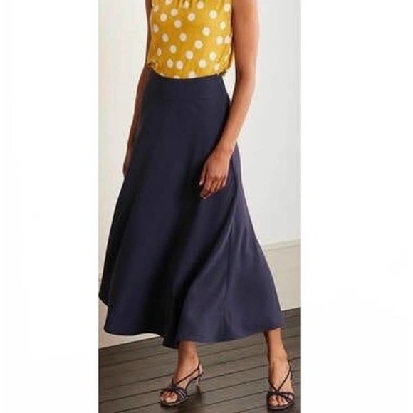 Boden Dresses & Skirts - NWT Boden Stackpole Bias Cut Midi Skirt Navy Size 6P